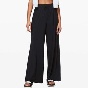 Lululemon Lab Aura Pant Size 4